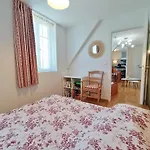 Le Venasque, T2, Centre Luchon, Wifi, Casier A Ski, Ascenseur, 4 Personnes Апартаменты Bagneres-de-Luchon