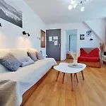 Апартаменты Le Venasque, T2, Centre Luchon, Wifi, Casier A Ski, Ascenseur, 4 Personnes *
